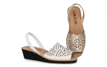 1000/5 - BDA
                SANDALIAS DE CUNA