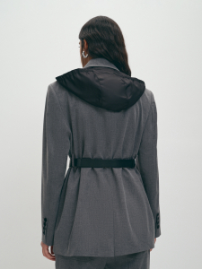 Костюмный пиджак со съемным капюшоном