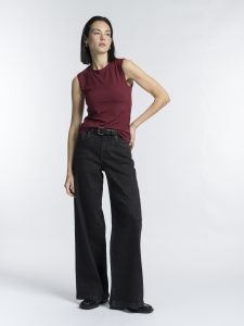 Темно-серые джинсы широкие