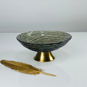 588-709 Конфетница 17,5см на ножке в под.уп.(х12)Стекло