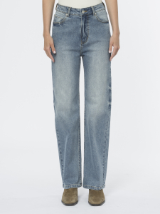 Прямые джинсы