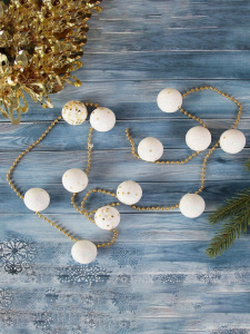 Бусы на ёлку «Белые шарики с блёстками», длина 1.2 м, d=2.5 см