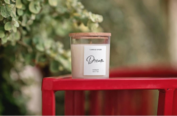 Свеча из натурального соевого воска с хлопковым фитилем и декоративной деревянной крышкой, аромат 