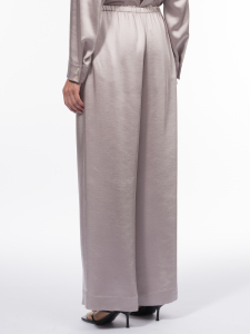 Прямые брюки с атласным блеском