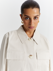 Куртка с накладными карманами