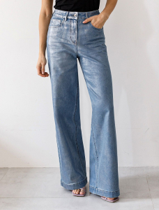 Джинсы-трубы с металлизированным покрытием