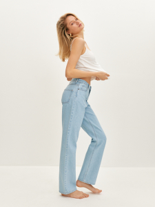 Топ на тонких бретелях