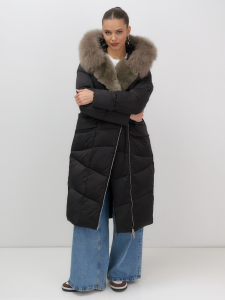Двубортное пальто зимнее утепленное с мехом и капюшоном черного цвета 7626Ch