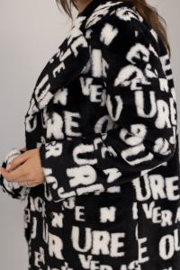 Шубка утеплённая 23700 (черно-белый/буквы)