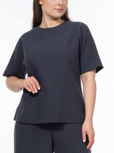 Костюмная блуза из вискозной ткани с коротким рукавом