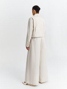 Куртка с накладными карманами