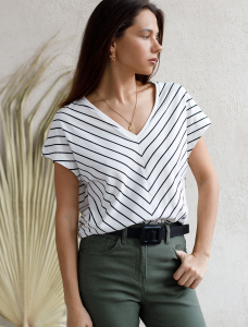 Футболка с цельнокроеным рукавом