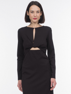 Платье с эффектным перекрутом