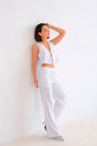 13721 Костюм белый в голубую полоску