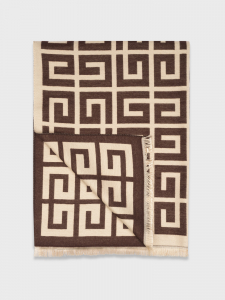 Палантин с орнаментом 