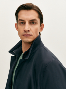 Плащ с комбинированным воротником