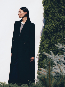 Пальто из шерсти с мембраной и утеплённой спинкой