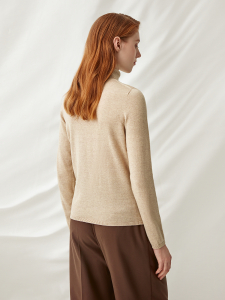 Водолазка из вязаного трикотажа