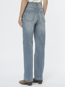 Прямые джинсы