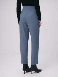 Зауженные брюки с высокой посадкой