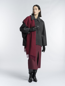 Короткое демисезонное пальто из 100% шерсти