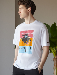 Свободная футболка  с авторским принтом