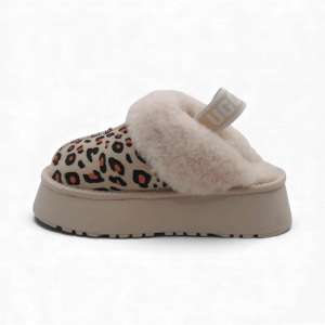 Угги (тапочки) на меху V136 бежевые