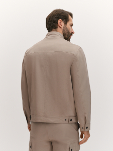 Ветровка из эластичного хлопка с накладными карманами