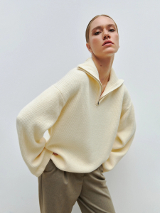 Oversize свитер с воротником на молнии