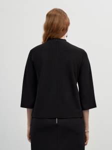 Блуза трикотажная с вышивкой