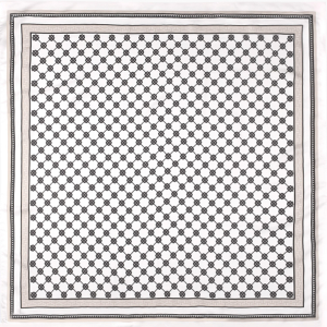 Шелковистый платок с графичным принтом