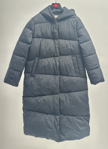 Пальто зимнее женское удлиненное УЦЕНКА черного цвета 0821Ch