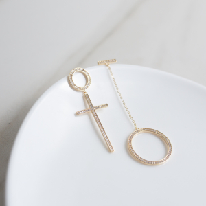 Асимметричные серьги D'Arc G