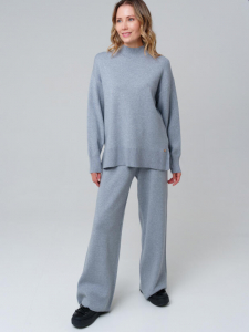 Комплект женский: джемпер, брюки