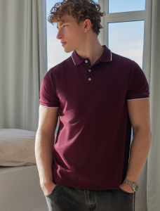 Футболка-поло из фактурного трикотажа