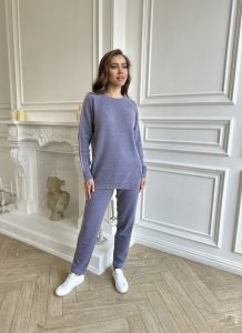 Женский комплект из трикотажного свитера и брюк Sassofono