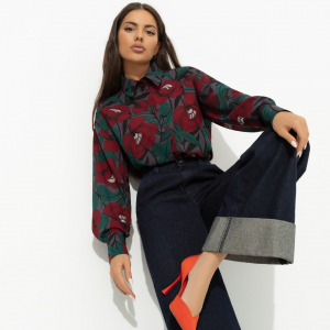 Рубашка с цветочным принтом, Модная загадка