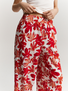 Брюки с флористическим принтом