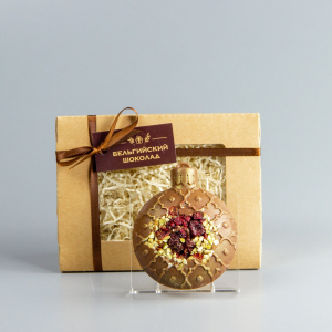 Шоколадная фигурка сублиматами (3) Вишня и Фисташки