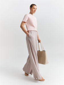 Футболка с минималистичным принтом