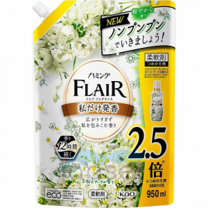 KAO Flair Fragrance White Bouquet Арома кондиционер для белья, аромат белых цветов, мягкакя упаковка, 950 мл