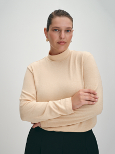 Трикотажная водолазка с длинным рукавом