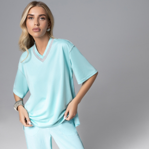 Футболка со швами наружу, Элегантность в движении