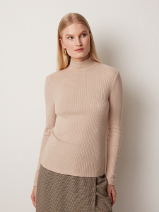 Водолазка из фактурного трикотажа