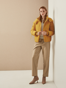 Укороченный пуховик