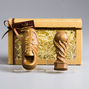 Шоколадные фигурки Кроссовок и Футбольный кубок