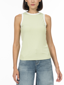 Базовый топ с контрастным кантом