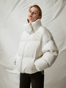 Укороченный пуховик