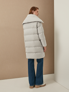 Пуховик с объемным воротником