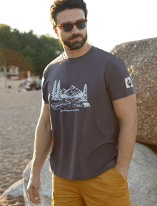 Футболка из премиального хлопка с авторским принтом